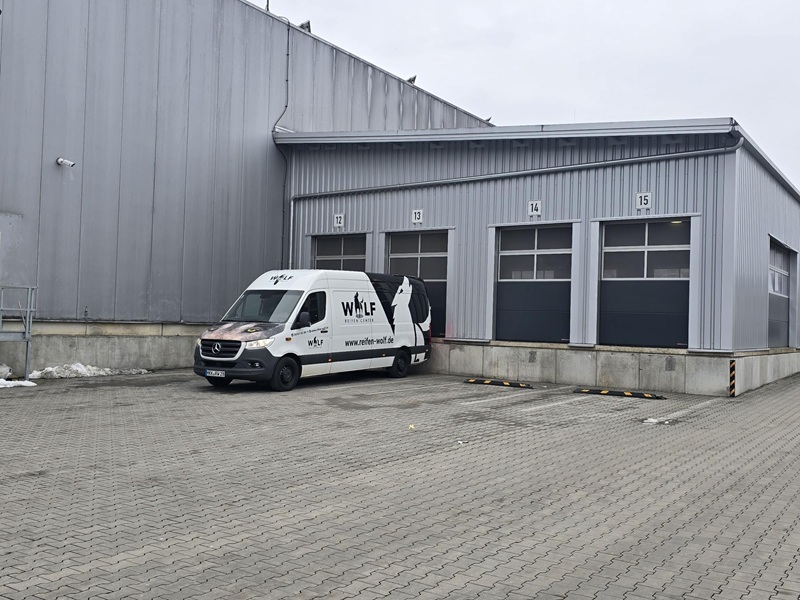 Verladeterminal 800x600